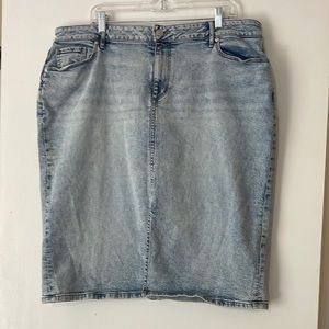 Loft Plus denim skirt - size 18